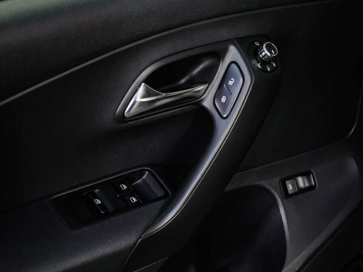 Б/У Фольксваген Поло 2016 года. Фото: #13