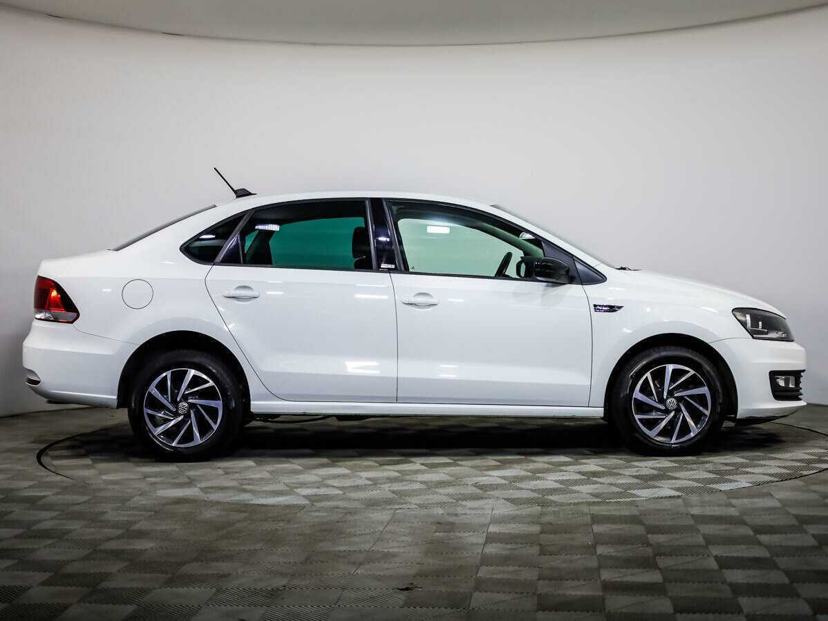 Б/У Фольксваген Поло 2017 года. Фото: #2