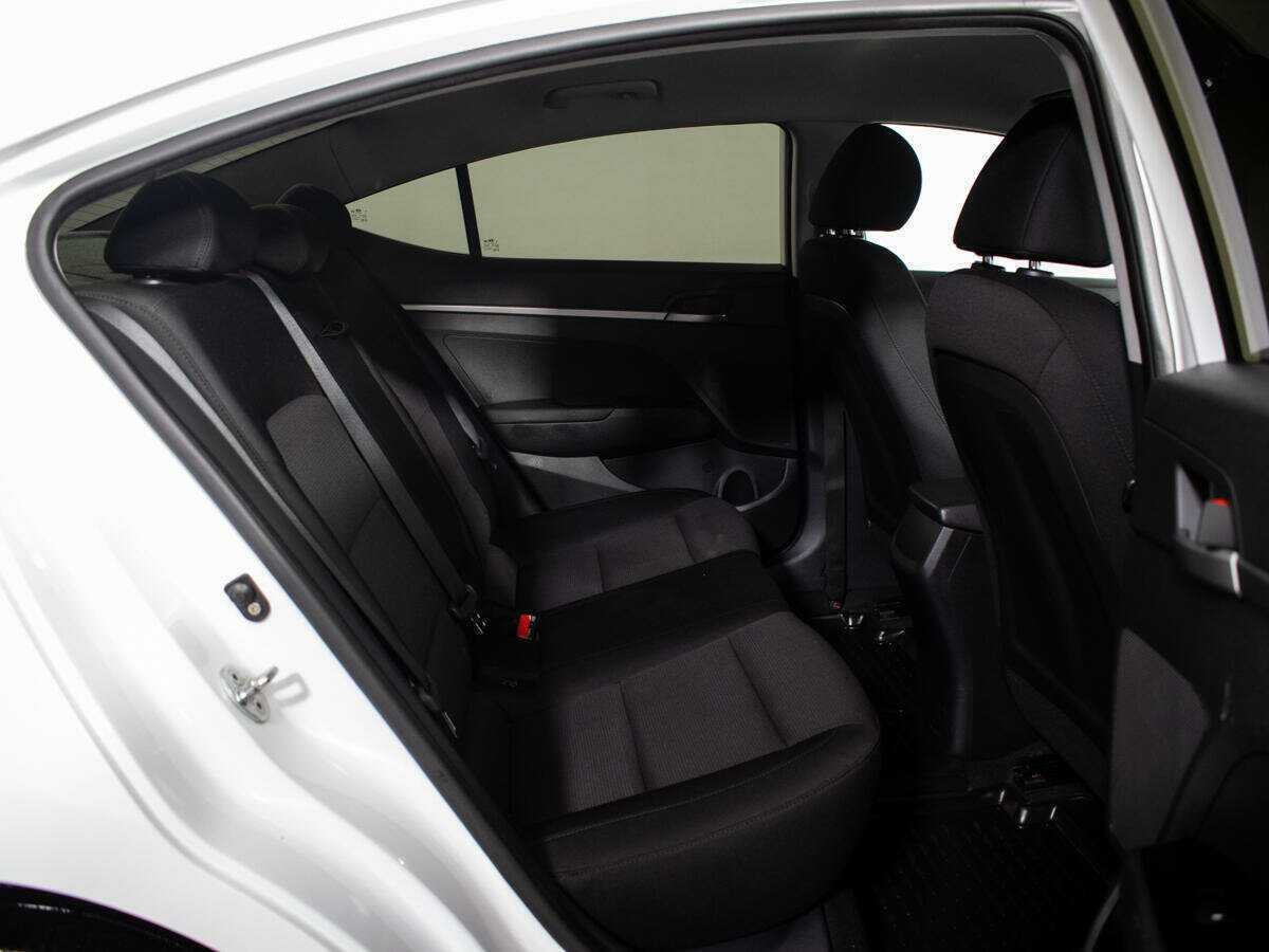 Б/У Хендай Елантра 2019 года. Фото: #9