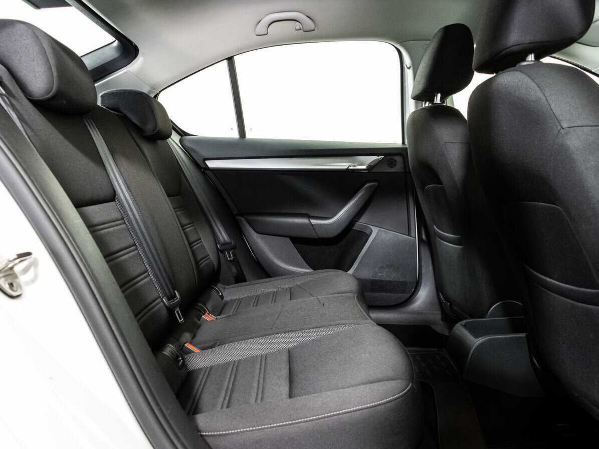 Б/У Шкода Октавия 2018 года. Фото: #12