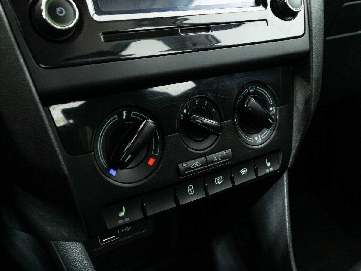 Б/У Шкода Рапид 2018 года. Фото: #15