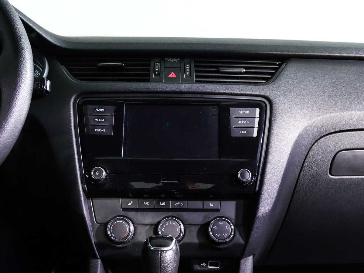 Б/У Шкода Октавия 2019 года. Фото: #10