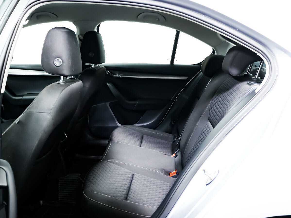 Б/У Шкода Октавия 2018 года. Фото: #11