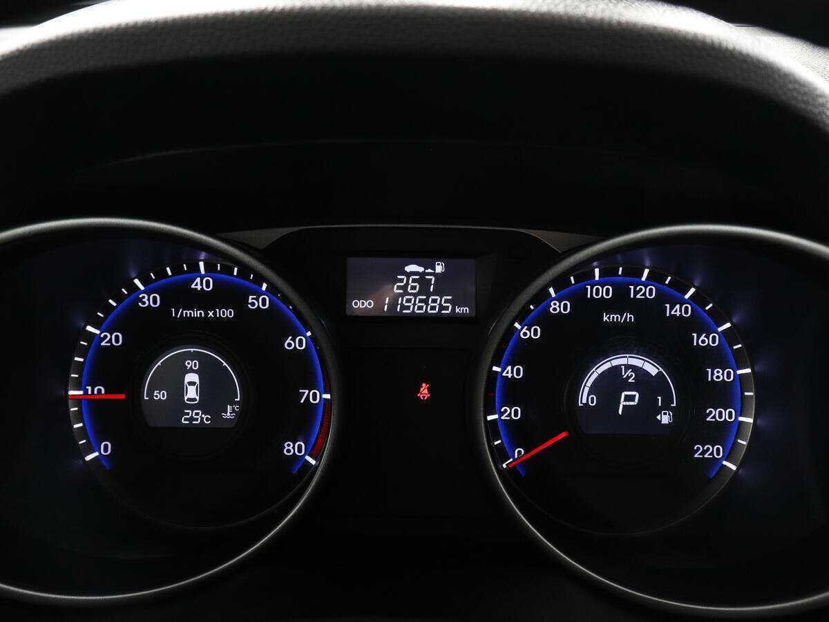 Б/У Хендай ай-икс35 2015 года. Фото: #10