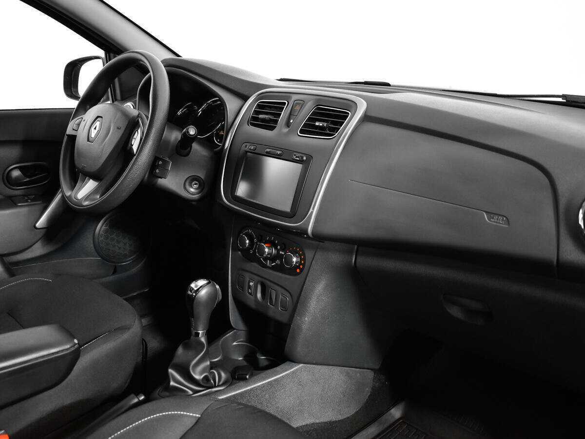 Б/У Рено Сандеро 2017 года. Фото: #6