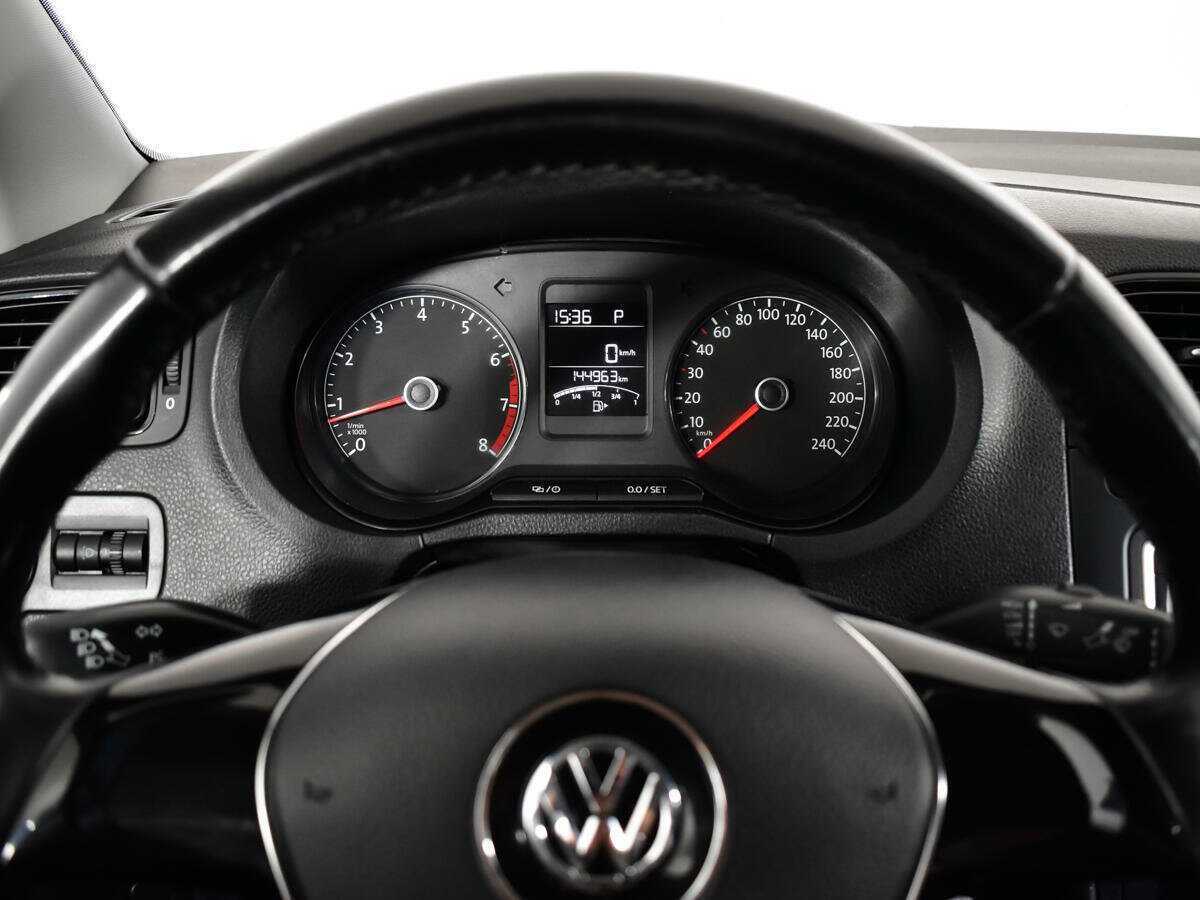 Б/У Фольксваген Поло 2017 года. Фото: #10