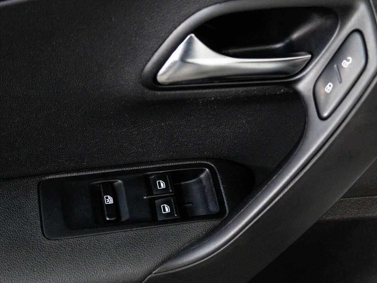 Б/У Фольксваген Поло 2015 года. Фото: #12