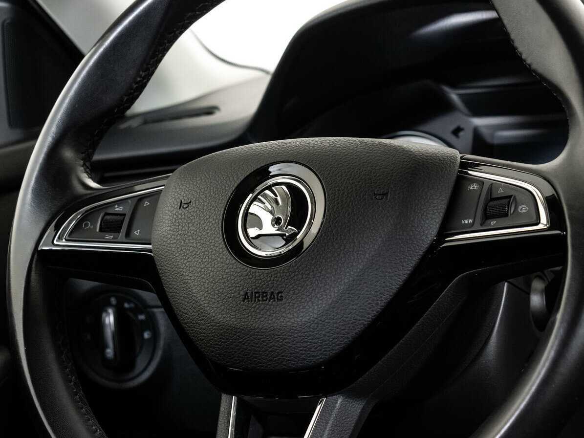 Б/У Шкода Октавия 2019 года. Фото: #10