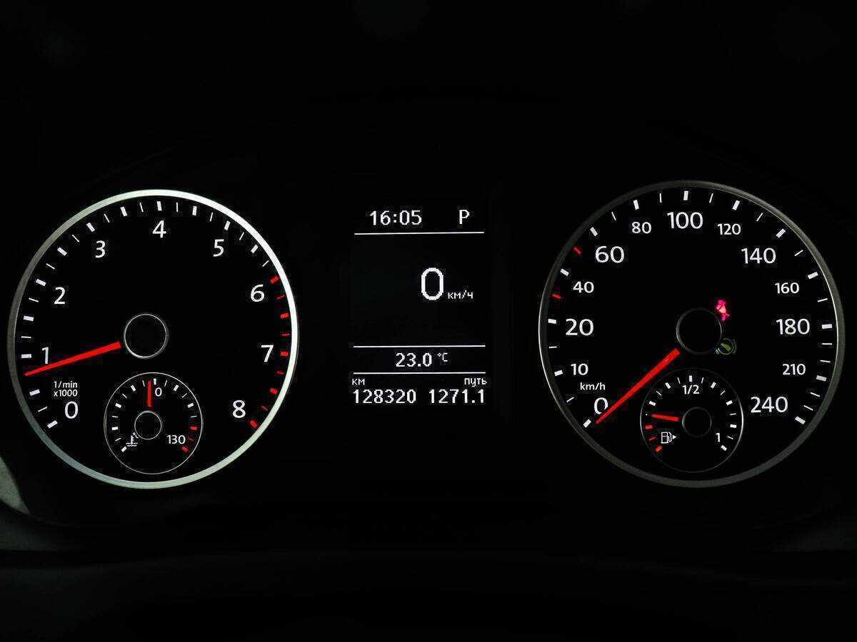 Б/У Фольксваген Тигуан 2016 года. Фото: #8