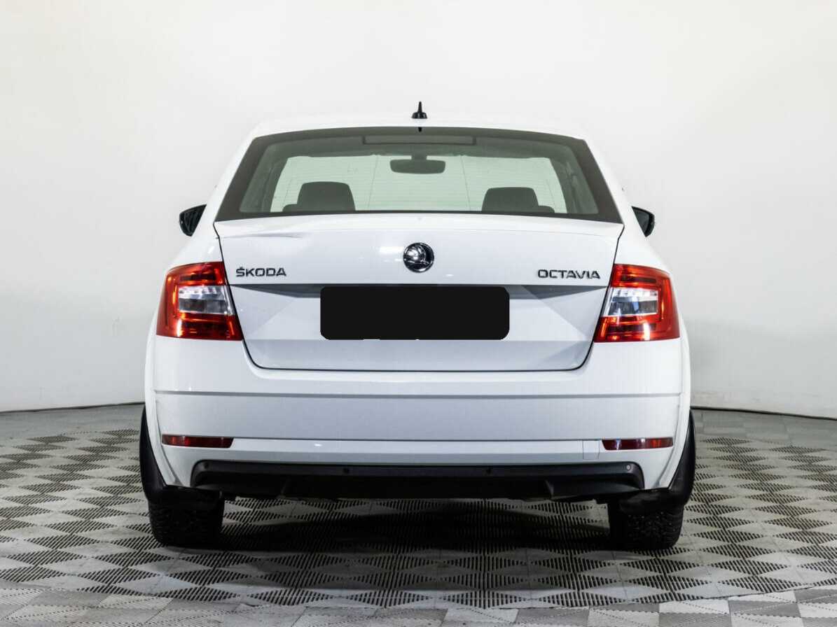 Б/У Шкода Октавия 2018 года. Фото: #4