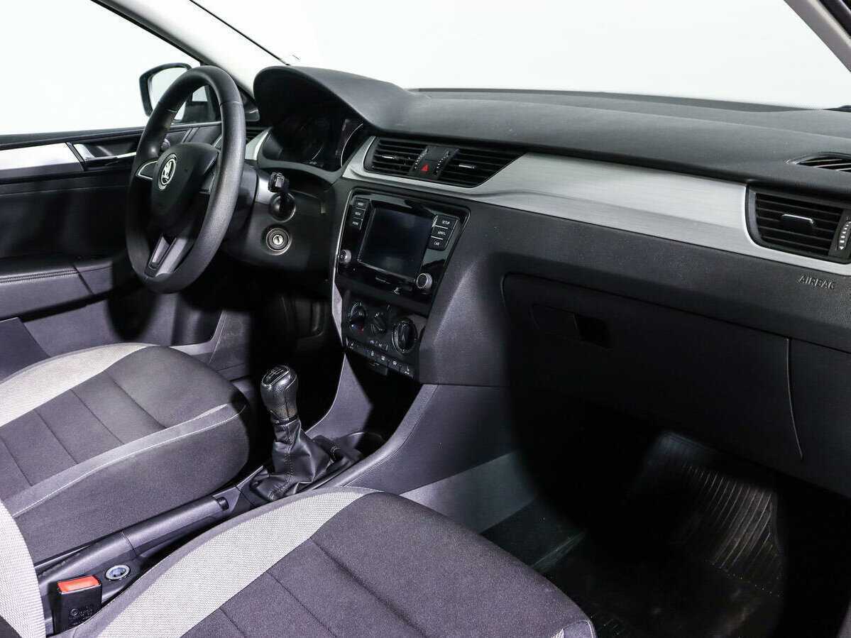 Б/У Шкода Рапид 2019 года. Фото: #8