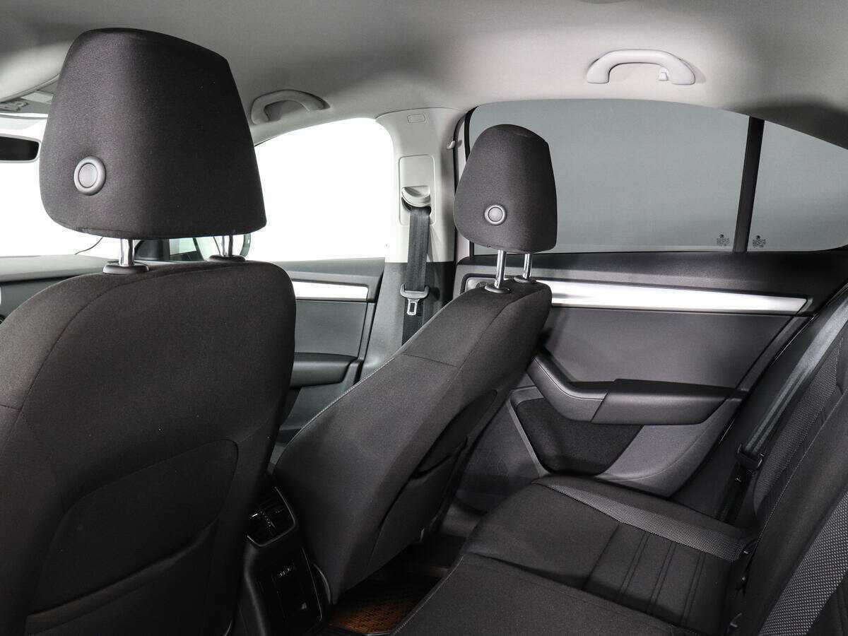 Б/У Шкода Октавия 2019 года. Фото: #11