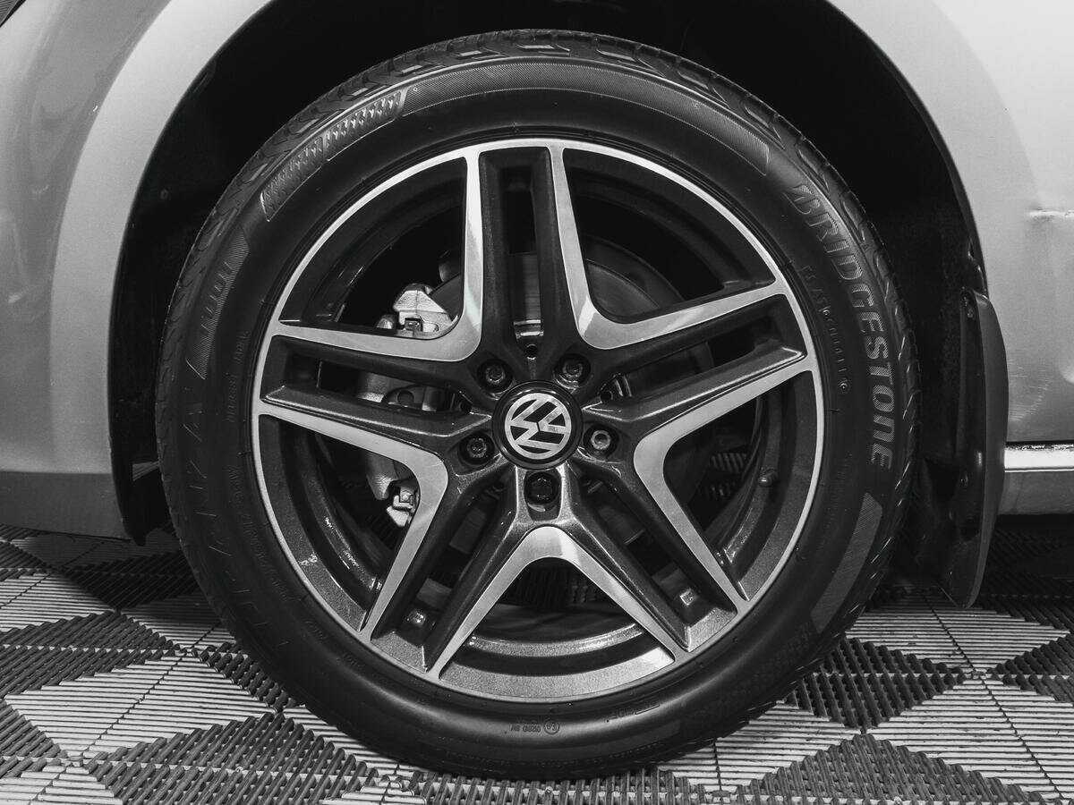 Б/У Фольксваген Гольф 2013 года. Фото: #16