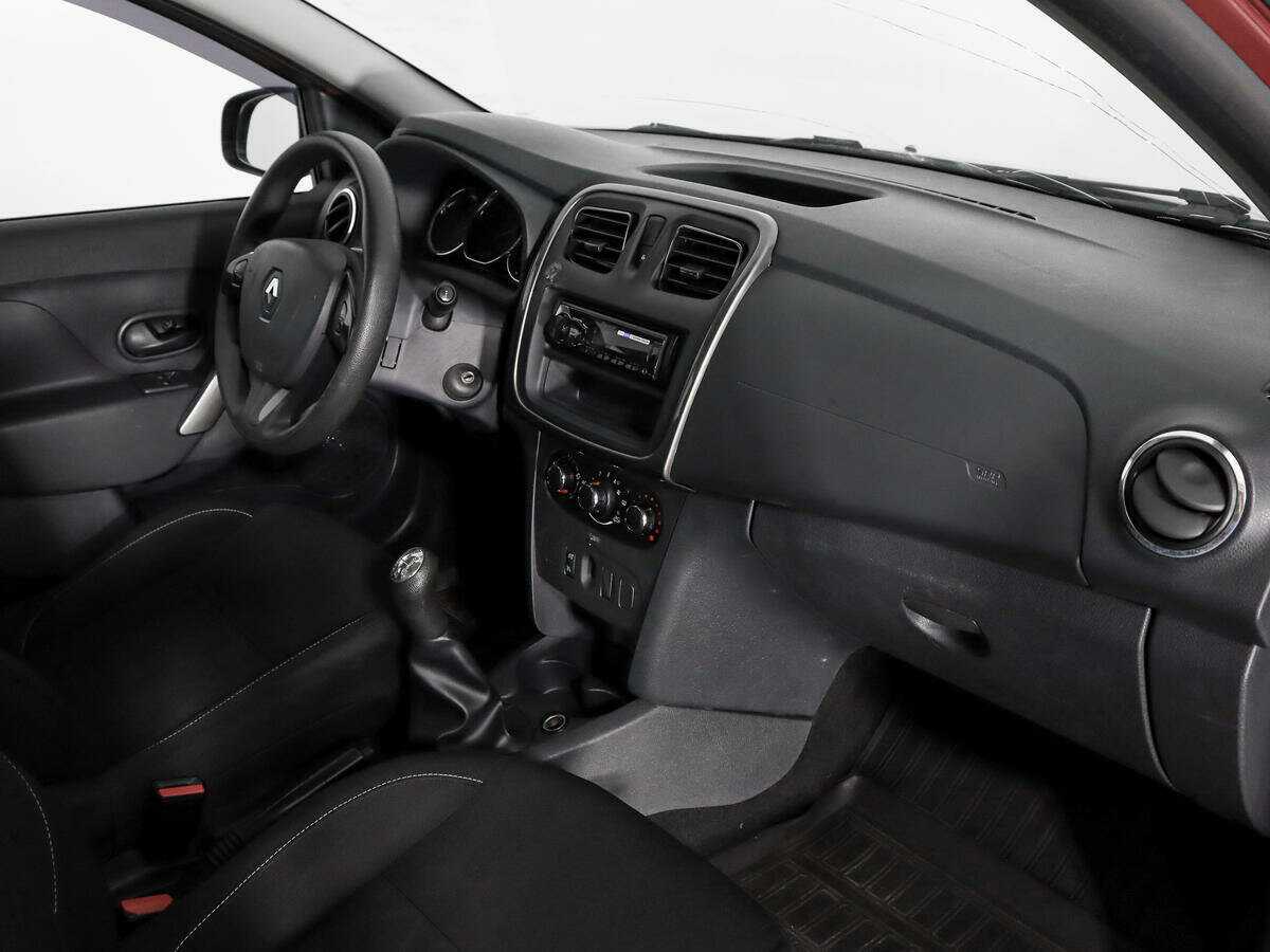 Б/У Рено Сандеро 2015 года. Фото: #10