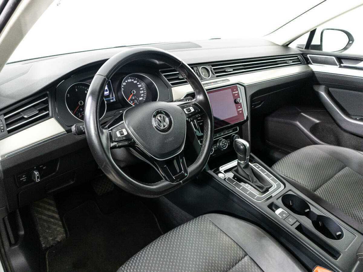 Б/У Фольксваген Пассат 2017 года. Фото: #10