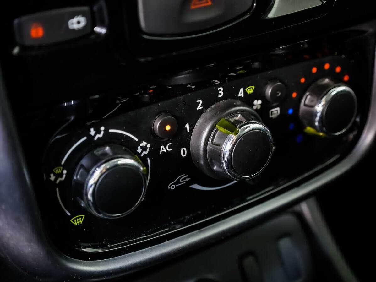 Б/У Рено Дастер 2013 года. Фото: #12