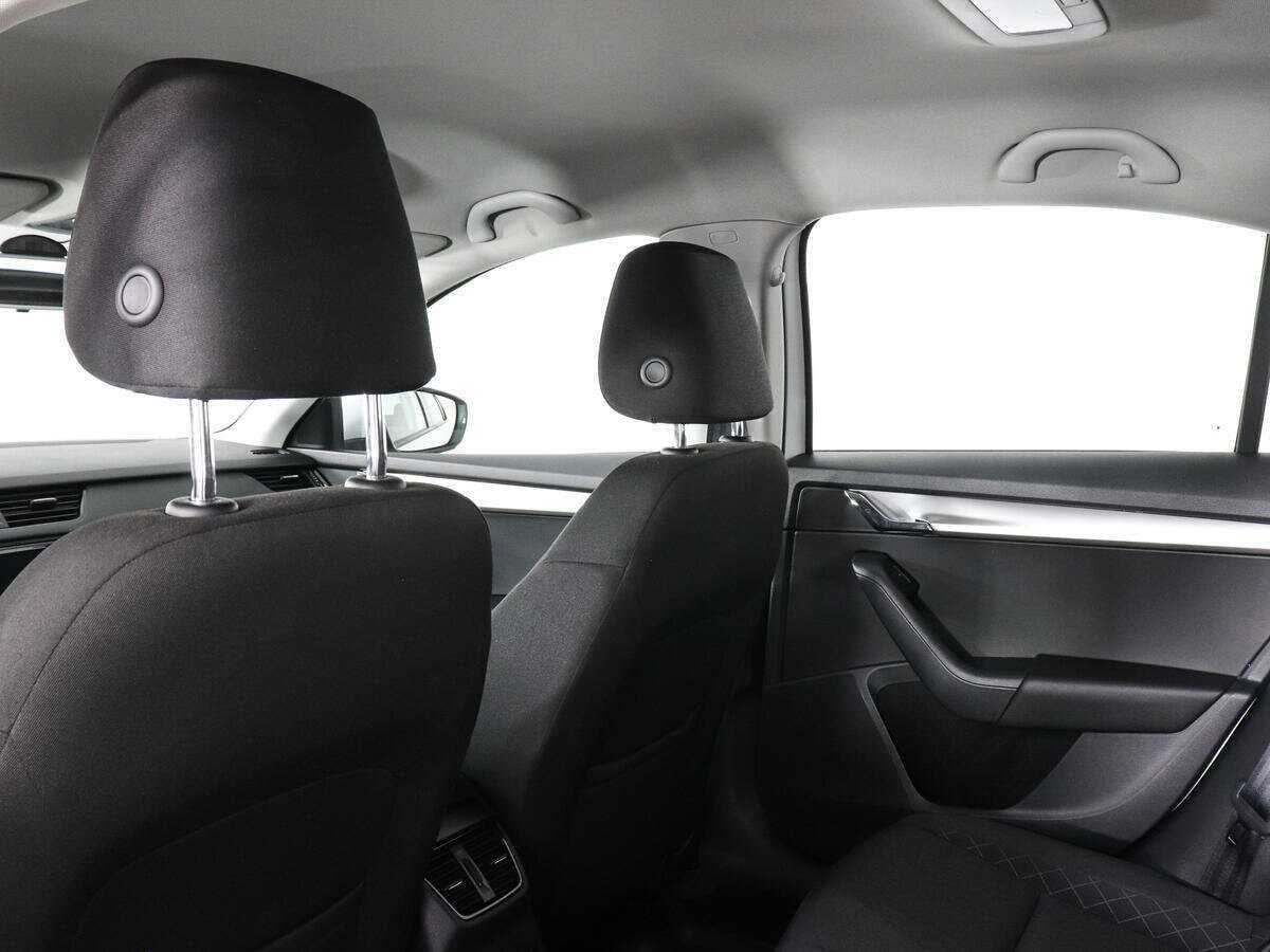 Б/У Шкода Октавия 2020 года. Фото: #11