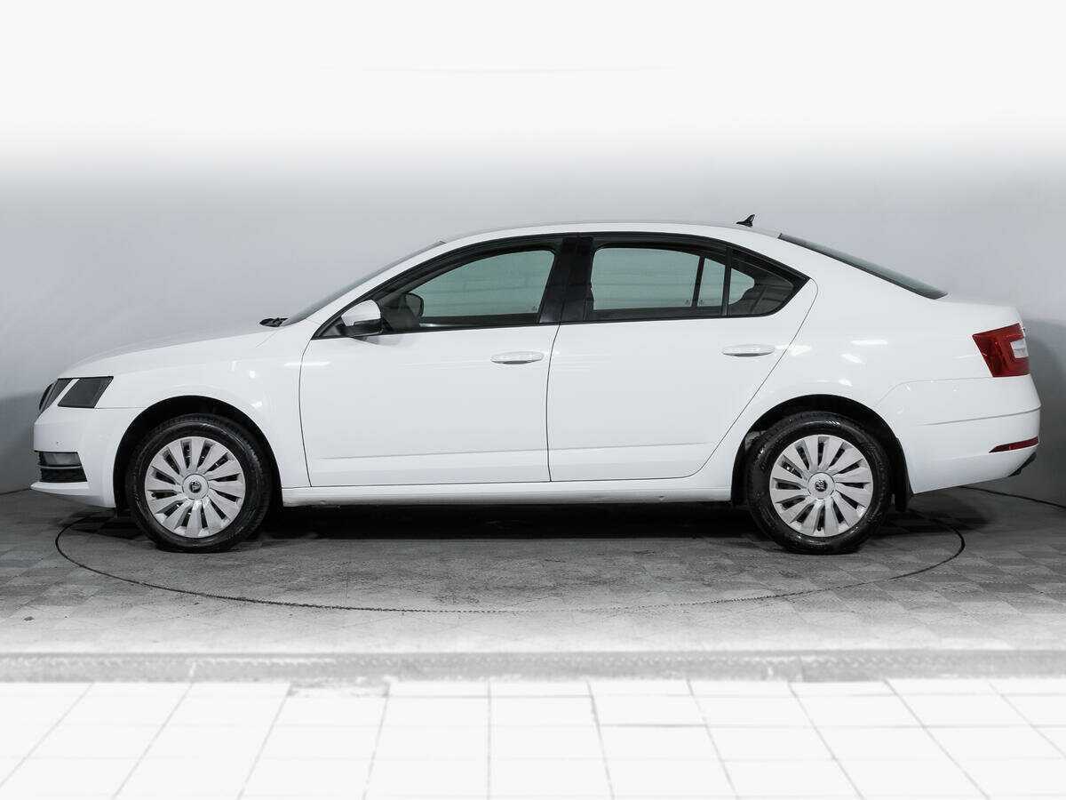 Б/У Шкода Октавия 2019 года. Фото: #7