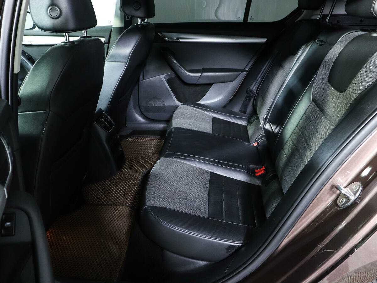 Б/У Шкода Октавия 2013 года. Фото: #7