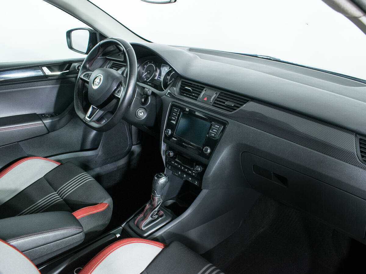 Б/У Шкода Рапид 2018 года. Фото: #8