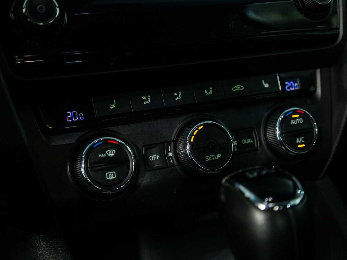 Б/У Шкода Октавия 2015 года. Фото: #15