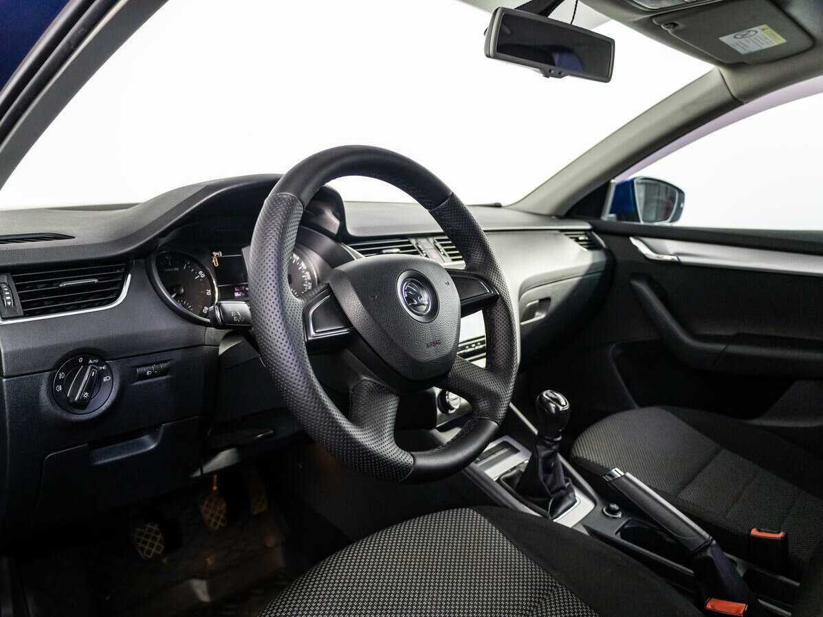 Б/У Шкода Октавия 2013 года. Фото: #8