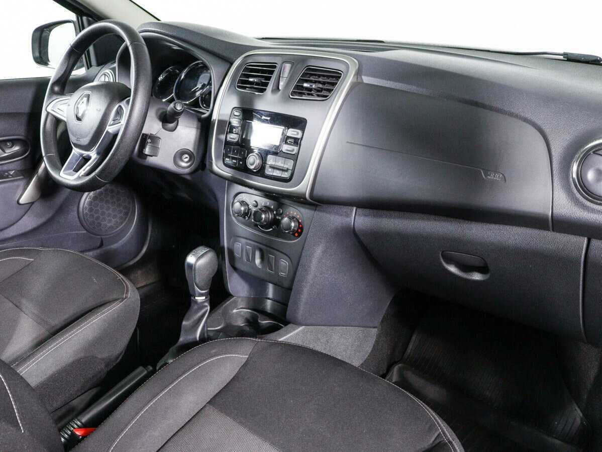 Б/У Рено Логан 2022 года. Фото: #6