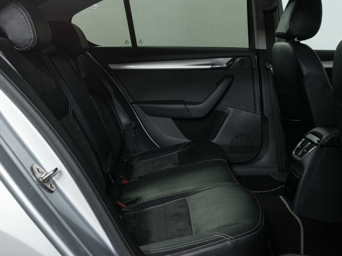 Б/У Шкода Октавия 2013 года. Фото: #11