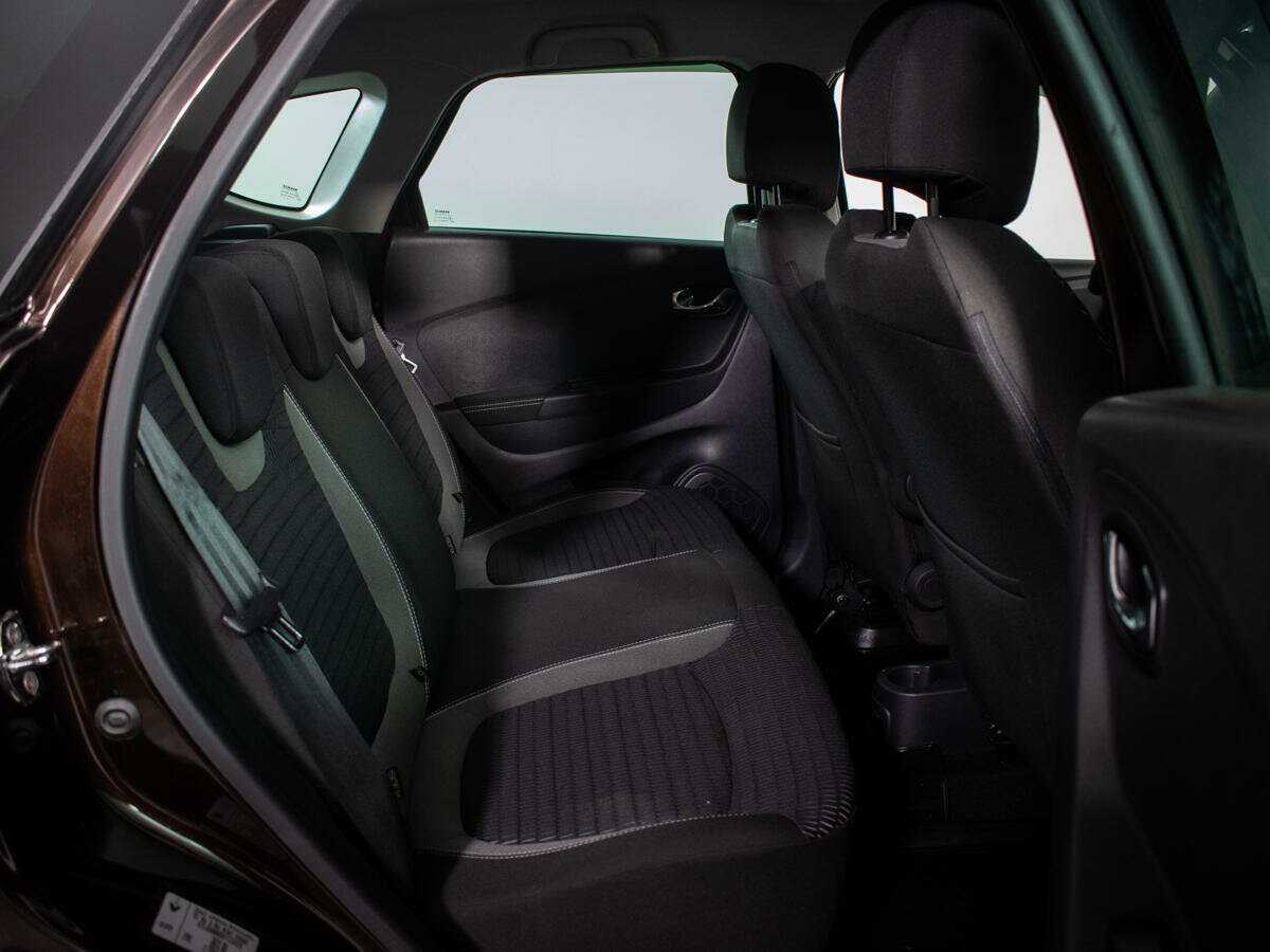 Б/У Рено Каптюр 2018 года. Фото: #4