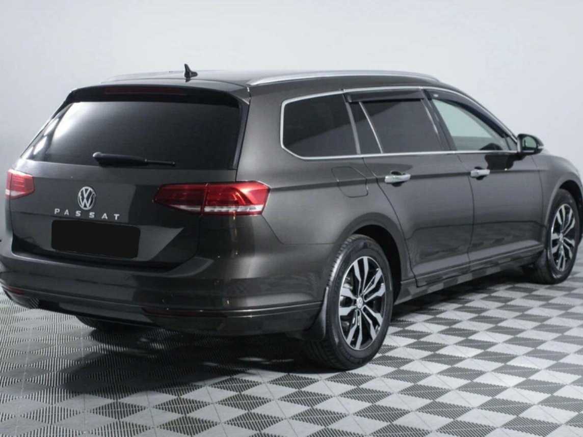 Б/У Фольксваген Пассат 2017 года. Фото: #4