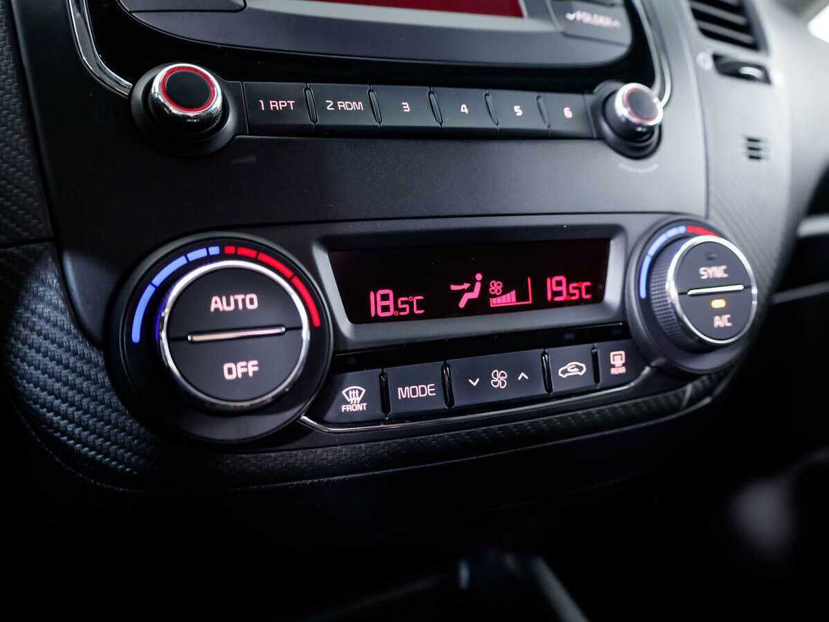 Б/У Киа Церато 2018 года. Фото: #14