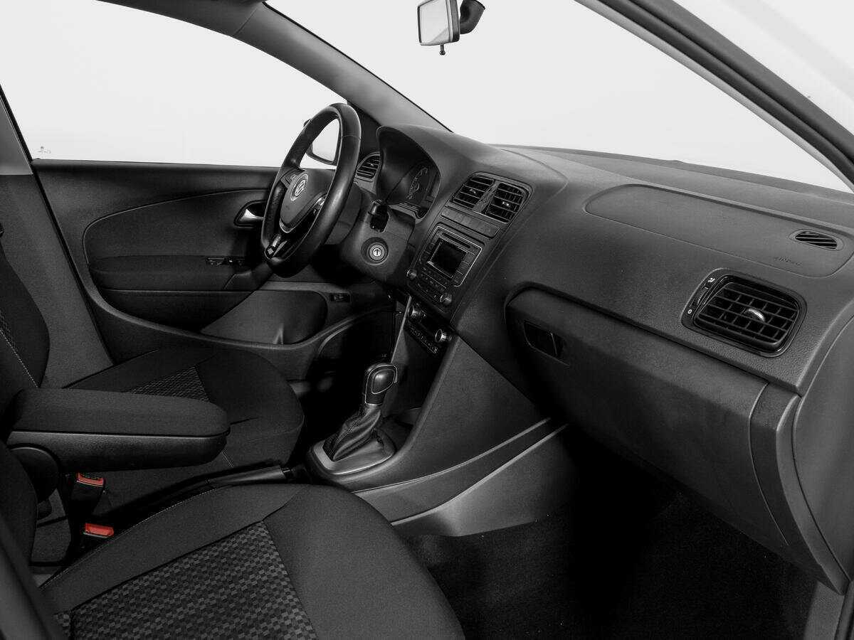 Б/У Фольксваген Поло 2017 года. Фото: #8