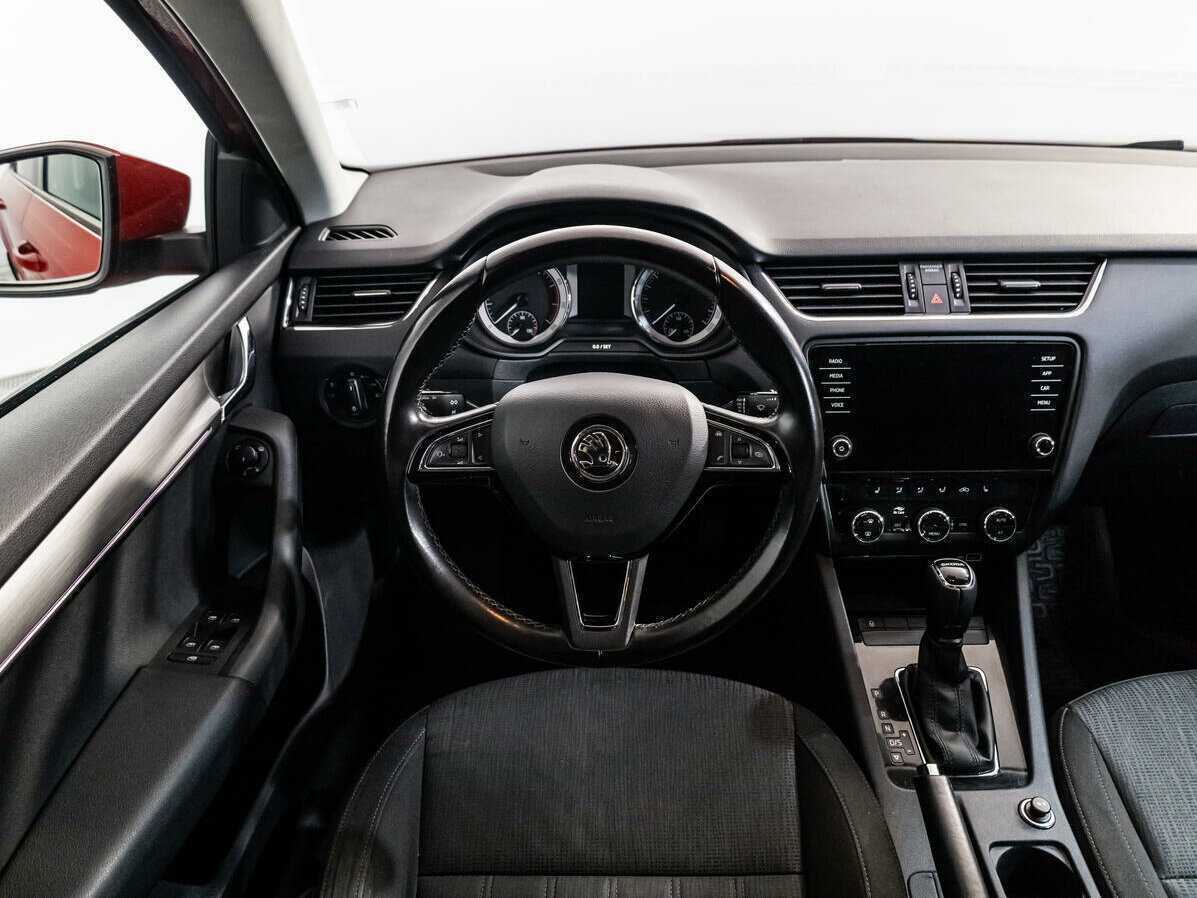 Б/У Шкода Октавия 2017 года. Фото: #12