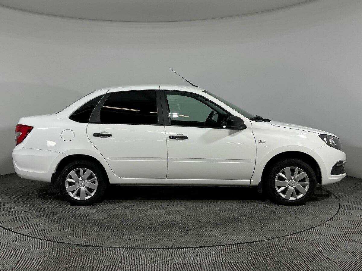 Б/У Лада (ВАЗ) Гранта 2021 года. Фото: #3