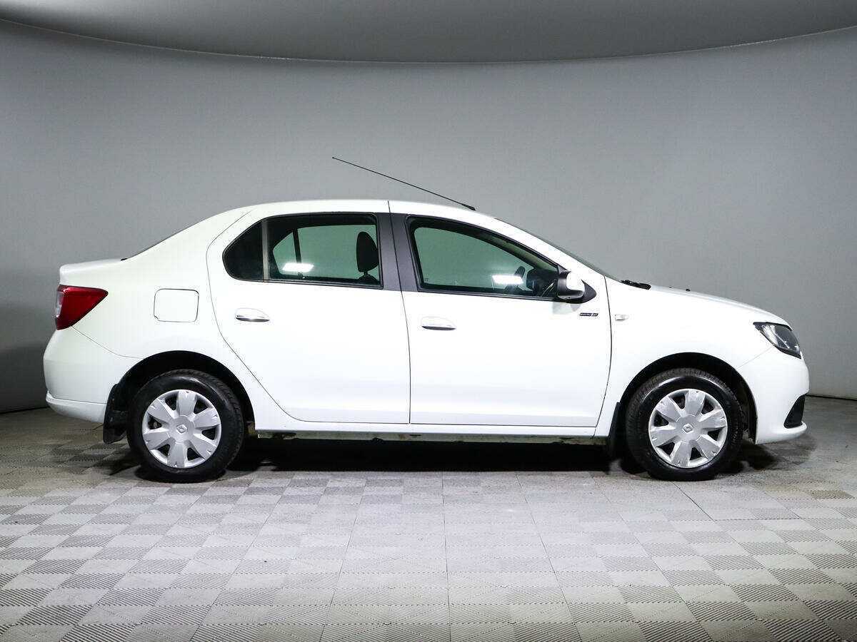 Б/У Рено Логан 2017 года. Фото: #3