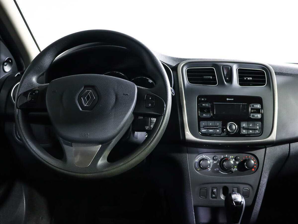 Б/У Рено Логан 2017 года. Фото: #11