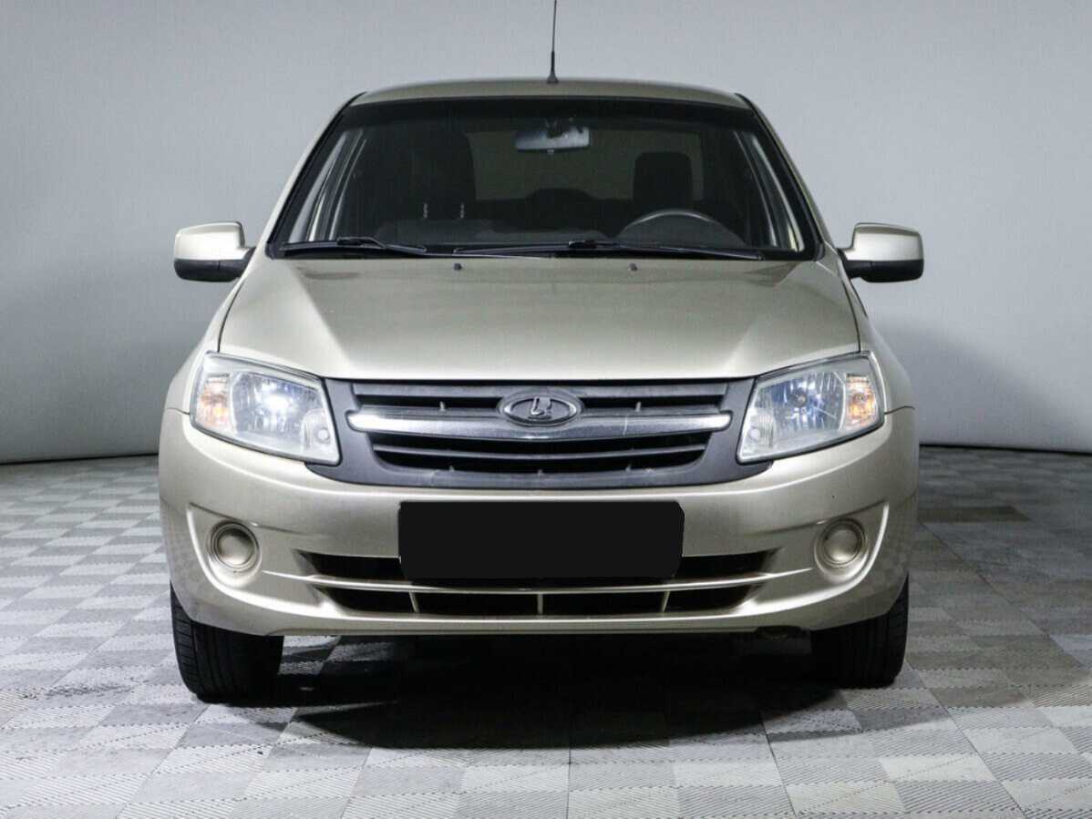 Б/У Лада (ВАЗ) Гранта 2013 года. Фото: #1