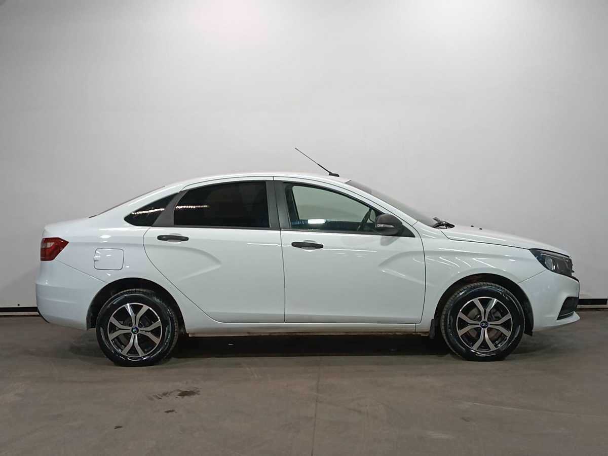 Б/У Лада (ВАЗ) Веста 2016 года. Фото: #3