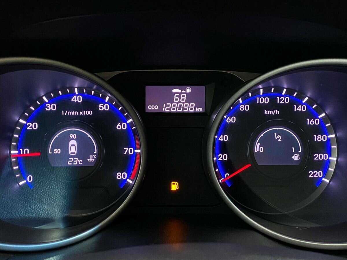 Б/У Хендай ай-икс35 2014 года. Фото: #12