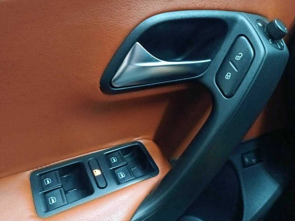 Б/У Фольксваген Поло 2016 года. Фото: #14