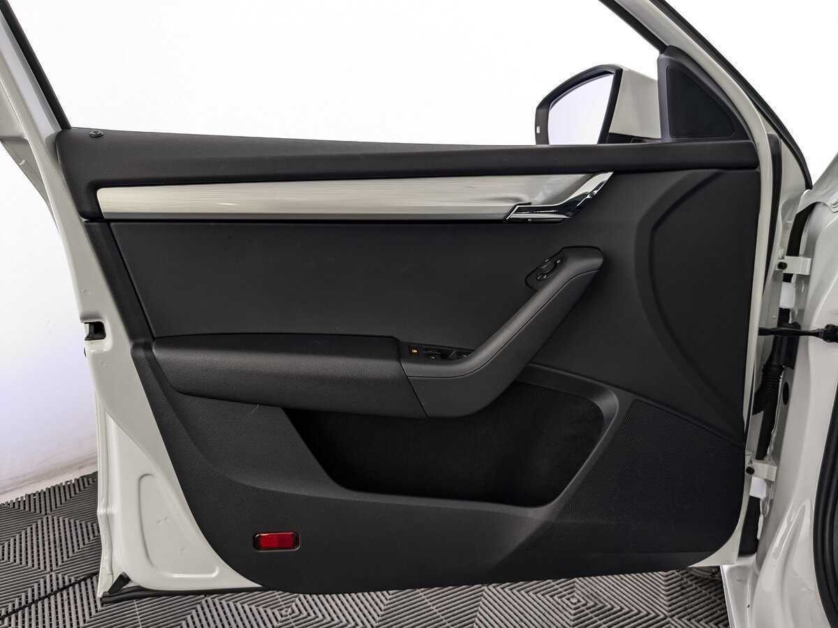 Б/У Шкода Октавия 2019 года. Фото: #13