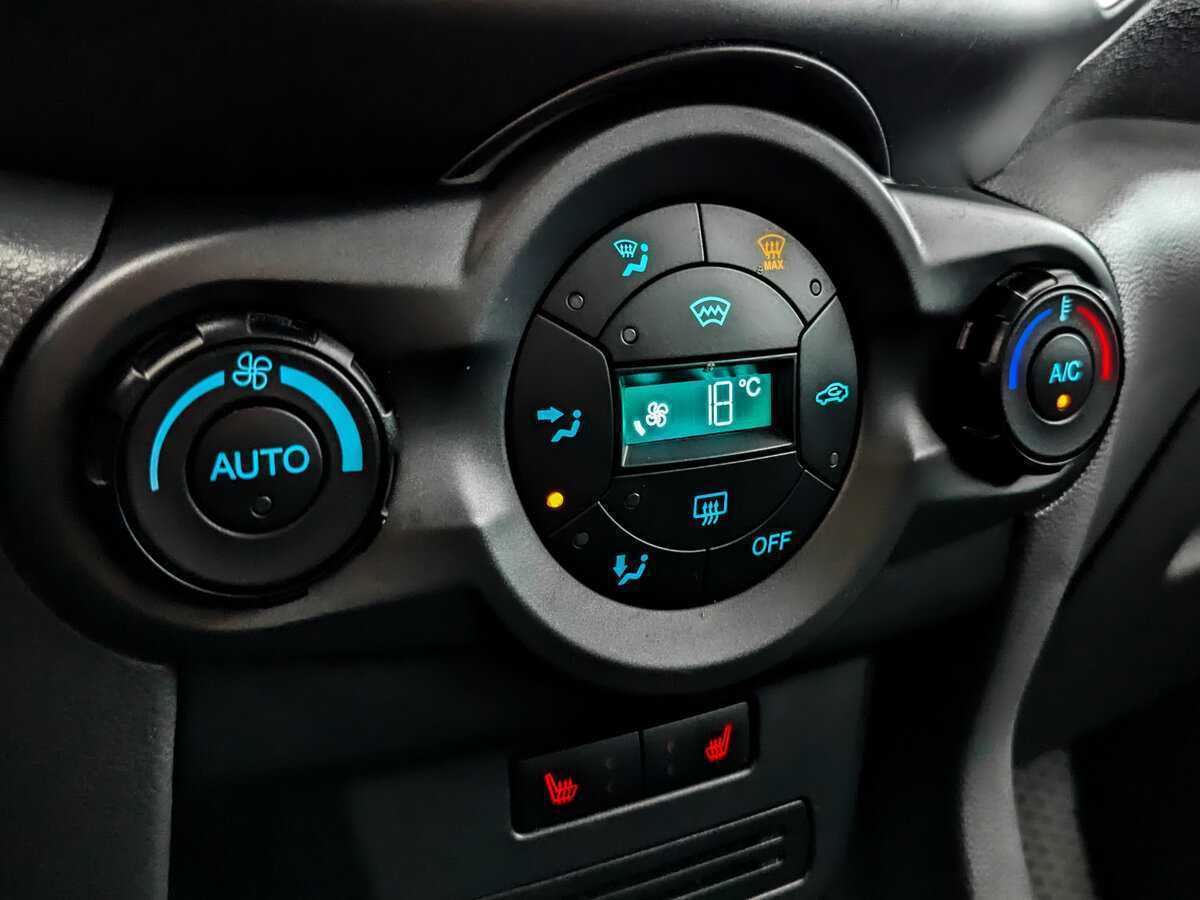 Б/У Форд ЭкоСпорт 2016 года. Фото: #19