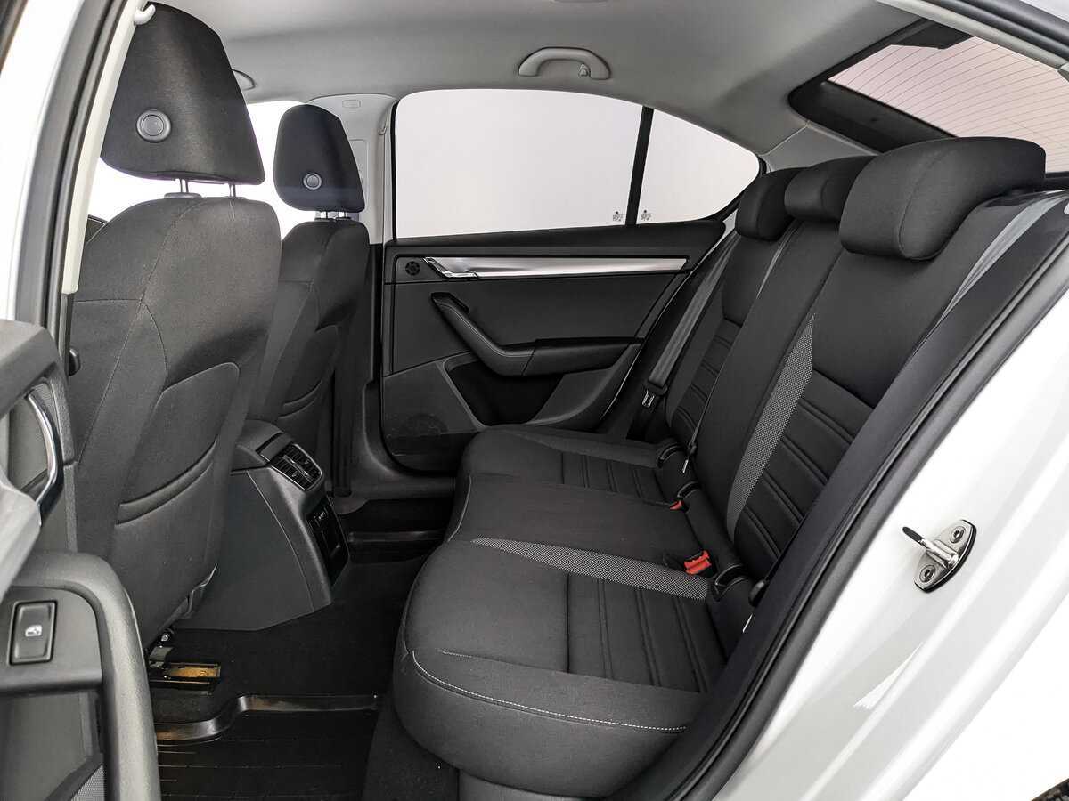 Б/У Шкода Октавия 2019 года. Фото: #13