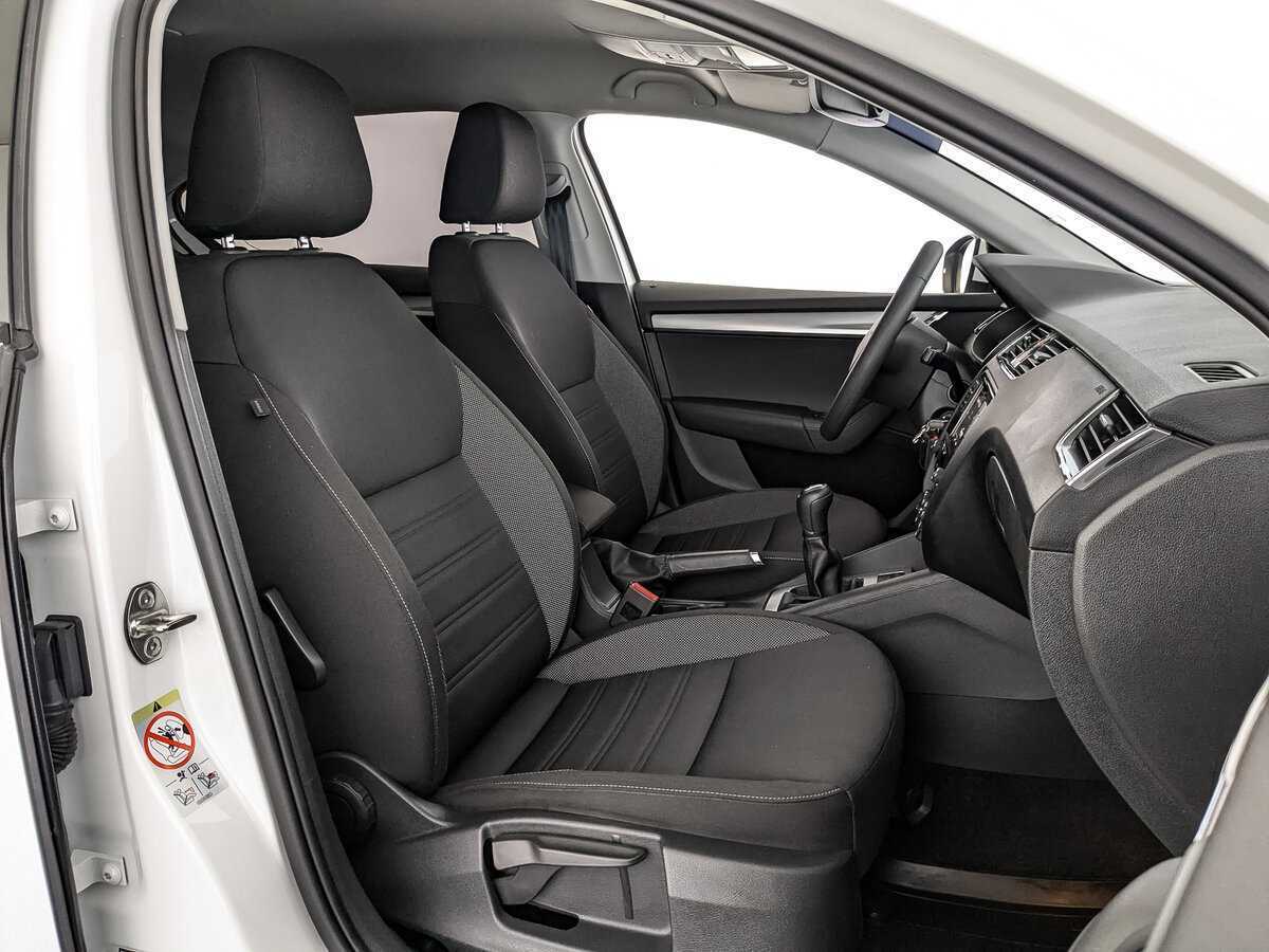 Б/У Шкода Октавия 2019 года. Фото: #17