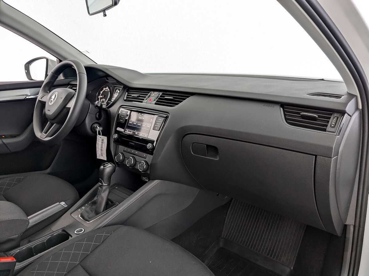 Б/У Шкода Октавия 2020 года. Фото: #8