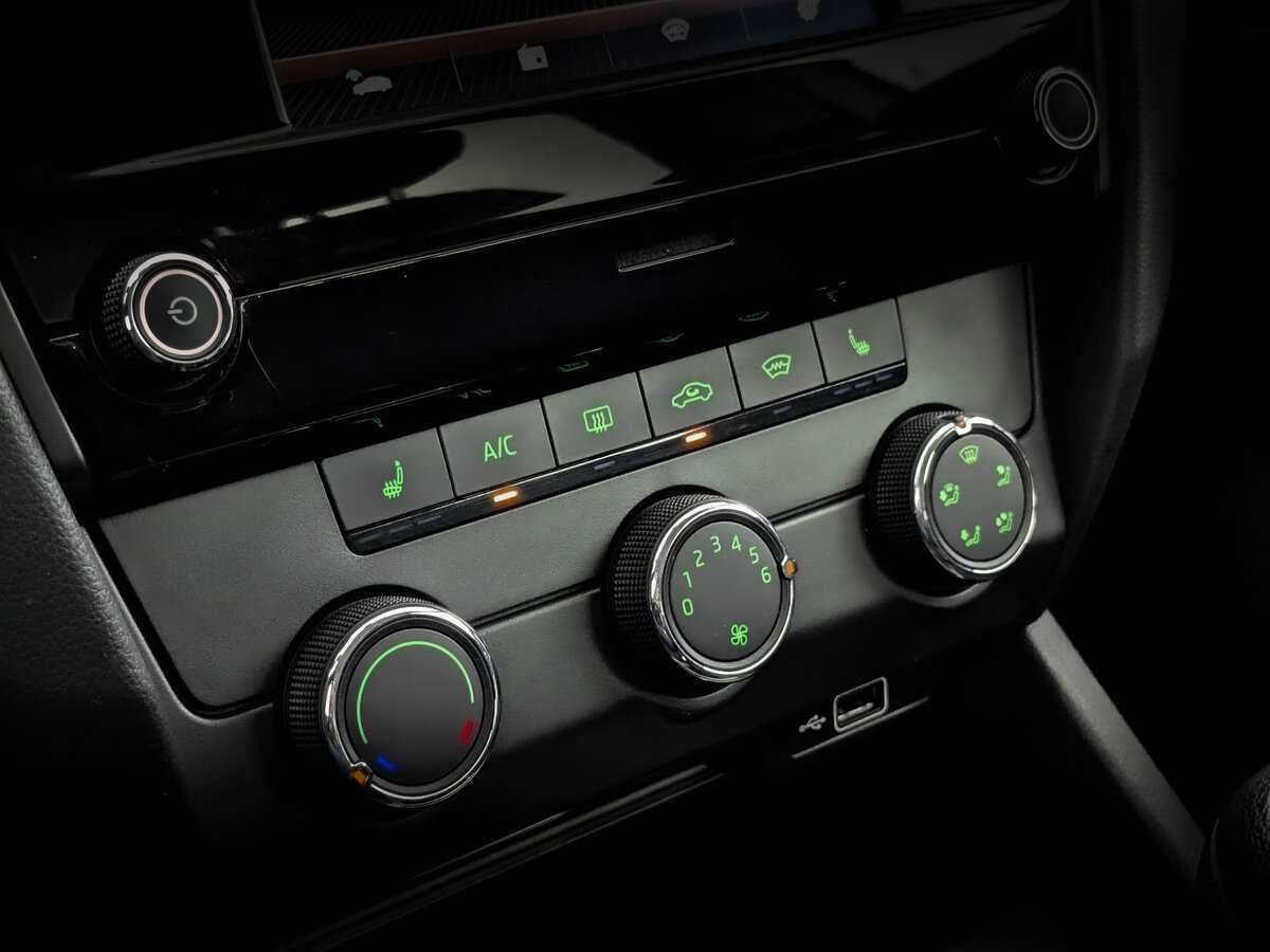 Б/У Шкода Октавия 2019 года. Фото: #20