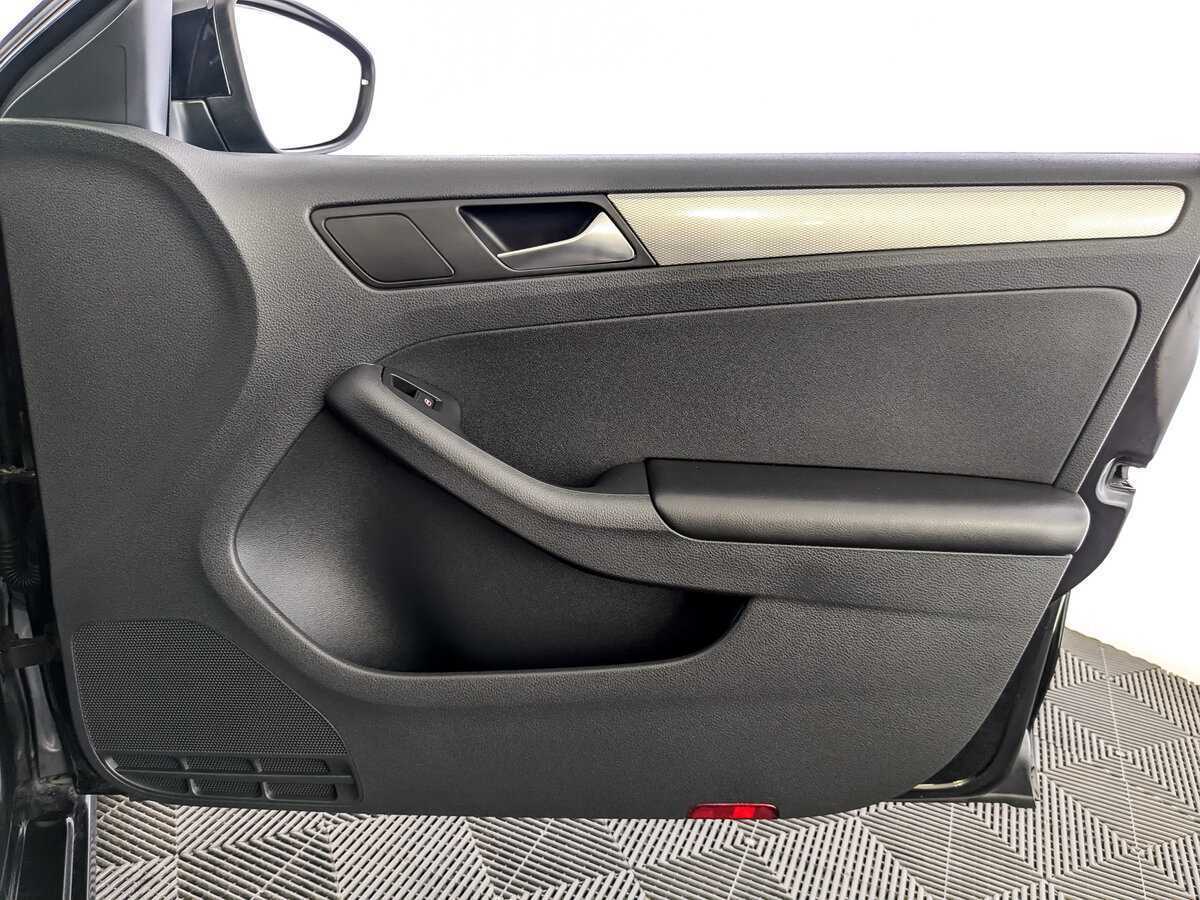 Б/У Фольксваген Джетта 2015 года. Фото: #18