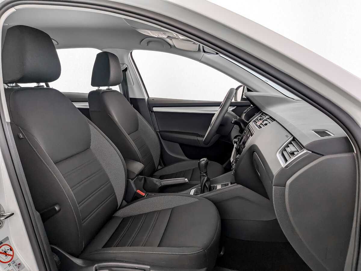 Б/У Шкода Октавия 2019 года. Фото: #18