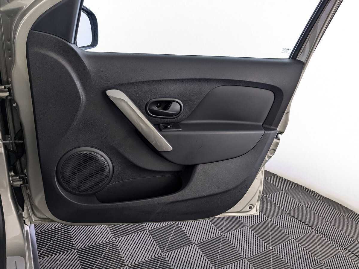 Б/У Рено Сандеро 2021 года. Фото: #20