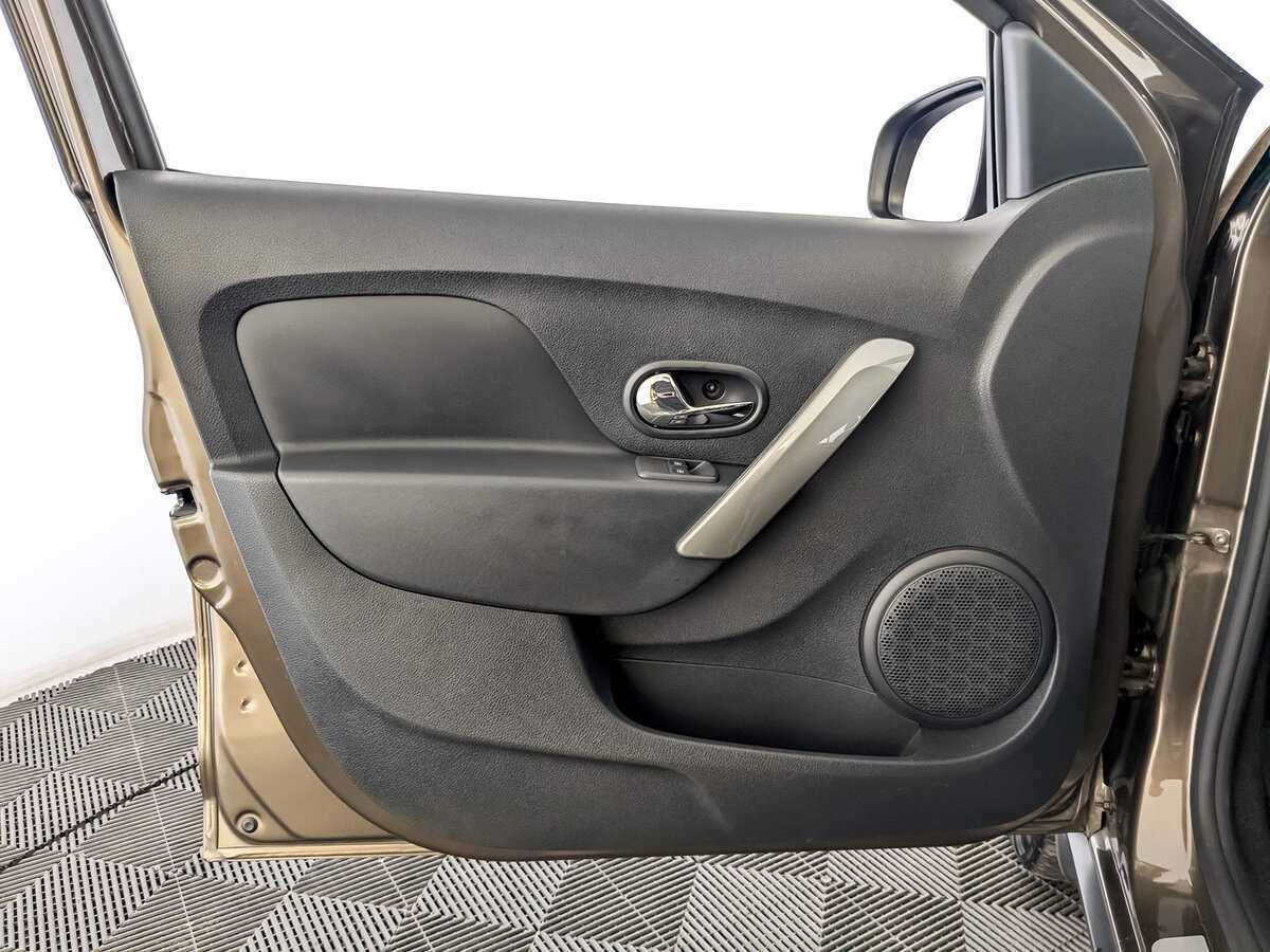 Б/У Рено Сандеро 2021 года. Фото: #14